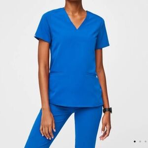 Figs Casma Three-Pocket Scrub Top Royal Blue